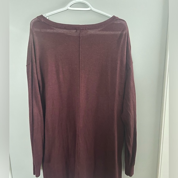✨3 for $15✨ H&M Sweater Size medium - Picture 2 of 4